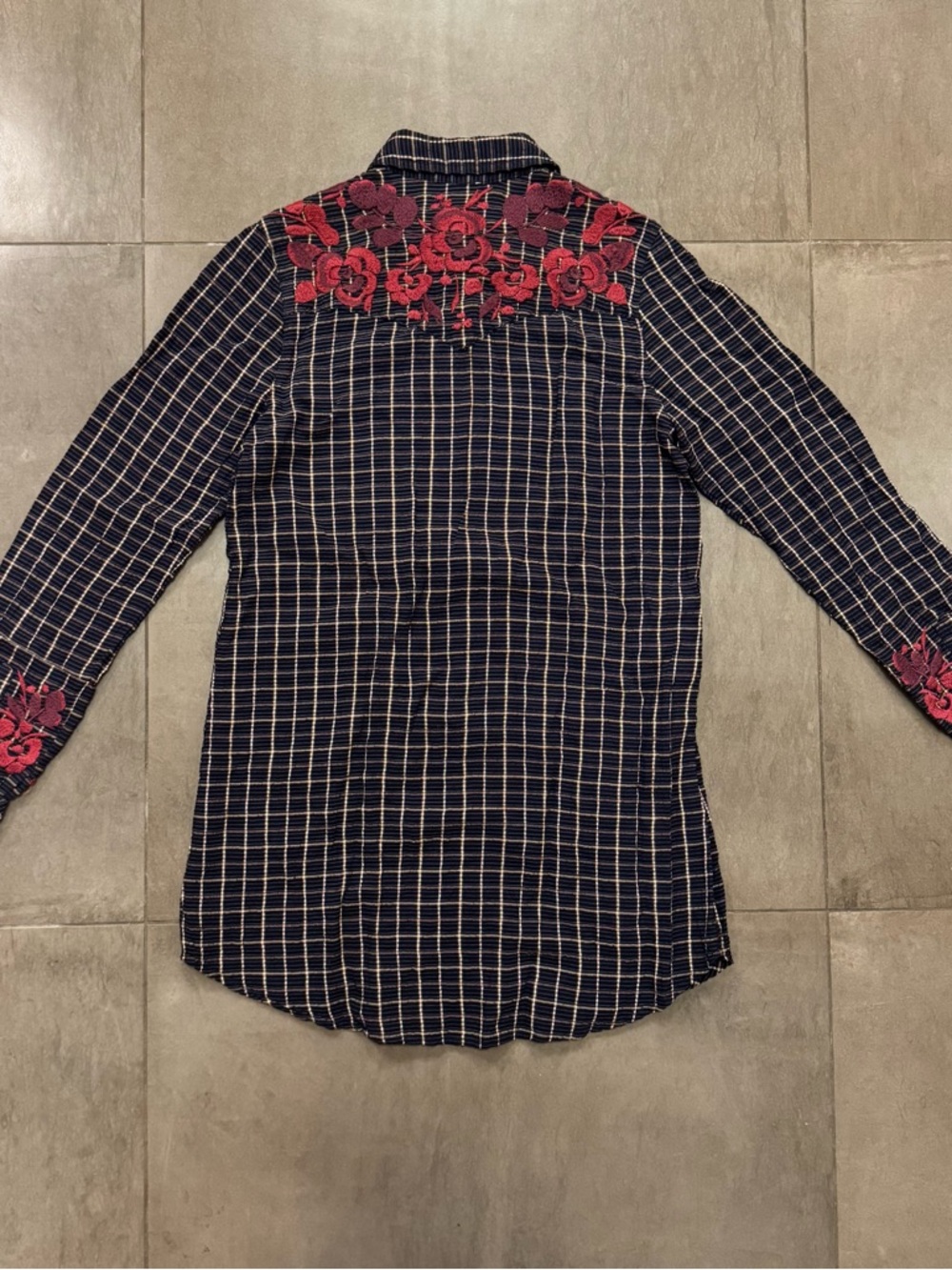 Johnny Was Western-Style Button-Up Shirt with Multicolor Floral Embroidery - Picture 5 of 8